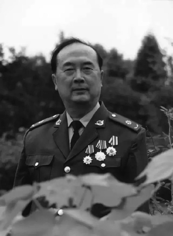 » 5. 我军电子对抗领域首位院士凌永顺逝世据@光明日报消息，中国工程院院士、国防科技大学教授凌永顺，于2023年7月2日因病医治无效，在北京逝世，享年86岁