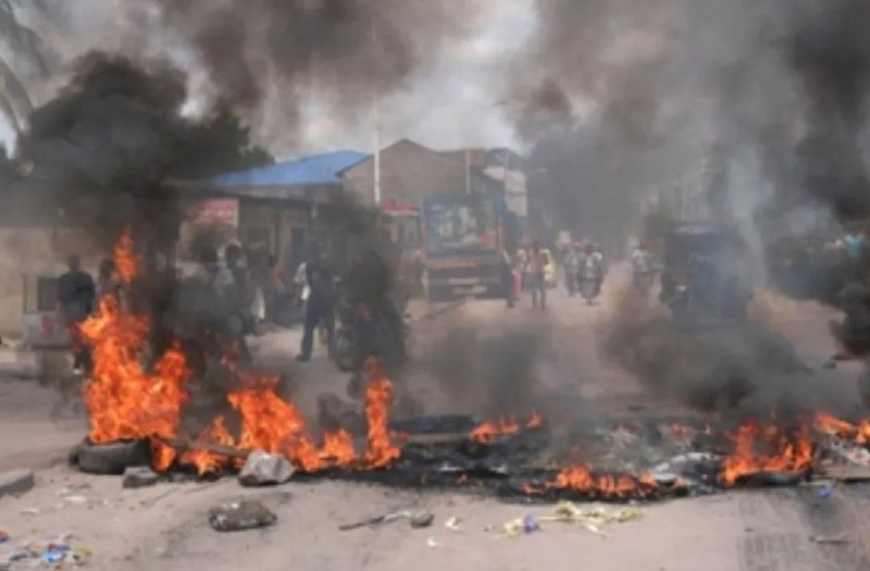 » 7、 “M23运动”称不参加与刚果（金）政府的和谈刚果（金）反政府武装“M23运动”当地时间17日宣布，将不参加原定于18日在安哥拉首都罗安达举行的与刚果（金）政府的直接和平谈判