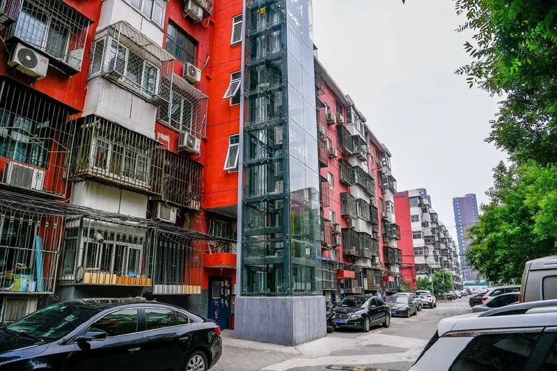 » 2. 北京四部门明确老楼加装电梯流程：一户申请即可启动征询9月18日，北京市住建委、北京市规自委等四部门联合印发《北京市既有多层住宅加装电梯操作指引（试行）》，进一步规范加装电梯的报建、施工、验收等多个环节