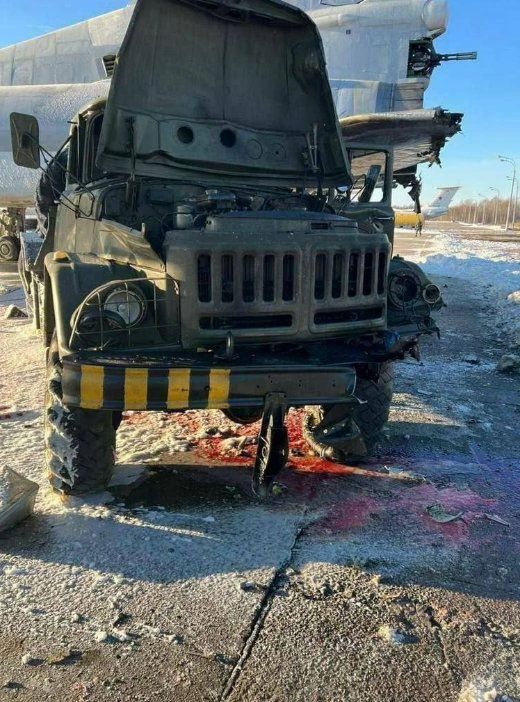 » 9. 俄军用机场爆炸系乌克兰无人机袭击  3名俄军人死亡俄罗斯国防部当地时间5日宣布，基辅政权对俄罗斯空天军机场的袭击造成3名俄军人死亡，另有4人受伤