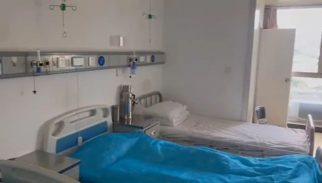 » 3. 中央广播总台：北京化工职业病防治院组织患者骗取工伤保险有知情人士向总台中国之声反映，北京市化工职业病防治院把工伤保险的报销额度视为“唐僧肉”，很长一段时间里，每天电脑信息里都有几十人因职业病住院治疗，实际上，却只有几个人住在病房里；这些病人在所谓的“住院”过程中，吸氧、输液、服药一样不少，氧气被放掉，输液和雾化用药直接被丢进垃圾箱