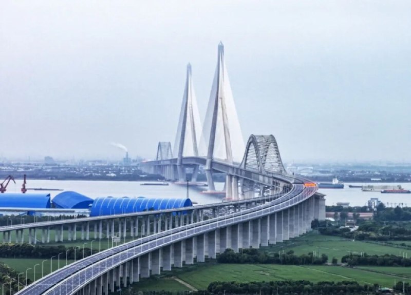 » 12、常泰长江大桥通车9月9日，常泰长江大桥正式通车