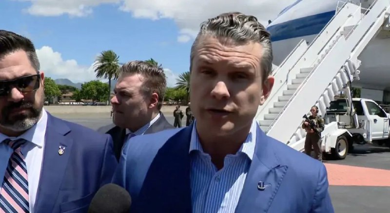 » 7、 美国媒体记者自称被高官拉入群聊 提前分享对也门作战计划《大西洋月刊》主编、记者爆料自己被意外拉入美国政府高层讨论袭击也门的军事计划群聊一事，持续引发外界关注