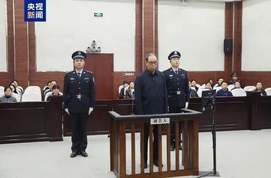 » 2、 受贿8000万元 银川市委原书记判15年10月23日，河北省衡水市中级人民法院公开宣判宁夏回族自治区党委原副书记、银川市委原书记姜志刚受贿一案，对被告人姜志刚以受贿罪判处有期徒刑十五年，并处罚金人民币五百万元