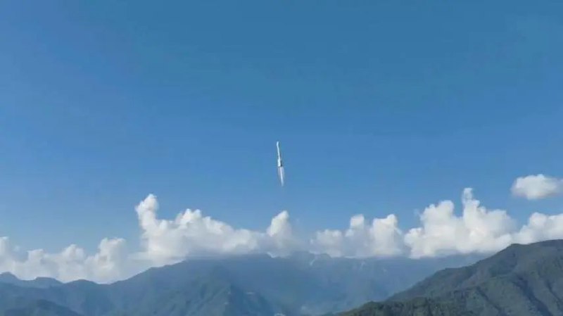 » 8. 北斗三号系统最后两颗备份卫星发射我国在西昌卫星发射中心用长征三号乙运载火箭与远征一号上面级，成功发射第五十九颗、六十颗北斗导航卫星