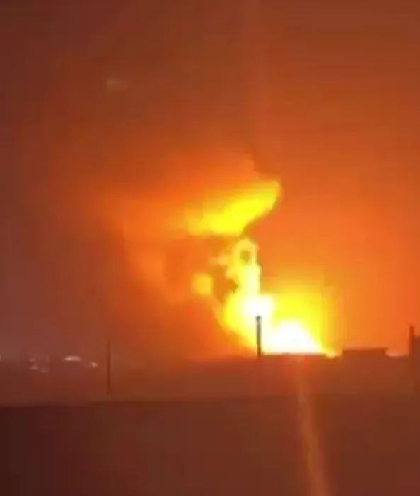 » 4、约旦空袭叙利亚南部据叙利亚媒体报道，约旦18日空袭叙利亚南部地区，造成包括妇女儿童在内多人死亡