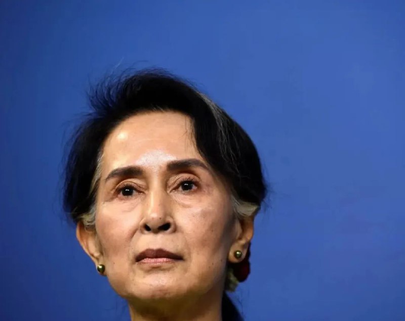 » 9、缅甸军政府：昂山素季已出狱软禁缅甸军政府发言人16日晚些时候向媒体表示，被拘押的缅甸原国务资政昂山素季目前已出狱，并被软禁（house arrest）