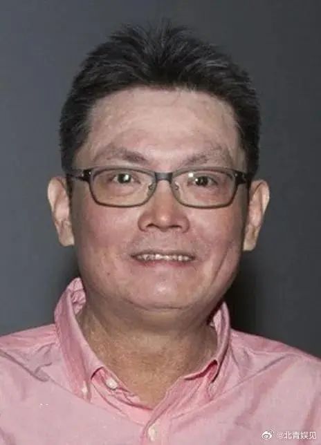 » 9. 周星驰御用配音石班瑜去世据悉，被称为”周星驰御用配音“的配音演员石班瑜于9月17日上午在北京去世，享年66岁