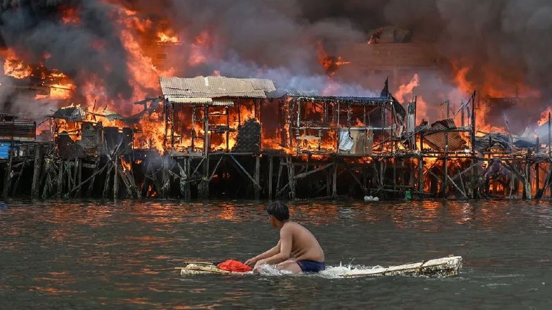 » 5、 菲律宾马尼拉最大贫民窟失火持续8小时，上千栋房屋被毁11月24日，菲律宾马尼拉市汤都区发生大规模火灾，导致大约1000栋房屋被大火吞噬，2000余户家庭被迫撤离