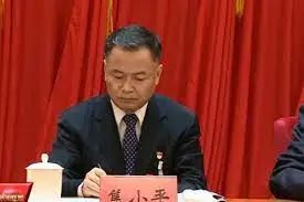 » 10. 新疆兵团原副司令员焦小平被立案调查：干扰碳达峰 滥建秦岭小水电新华社北京7月27日电 经中共中央批准，中央纪委国家监委对新疆生产建设兵团原党委常委、副司令员，中国新建集团公司原副总经理焦小平严重违纪违法问题进行了立案审查调查