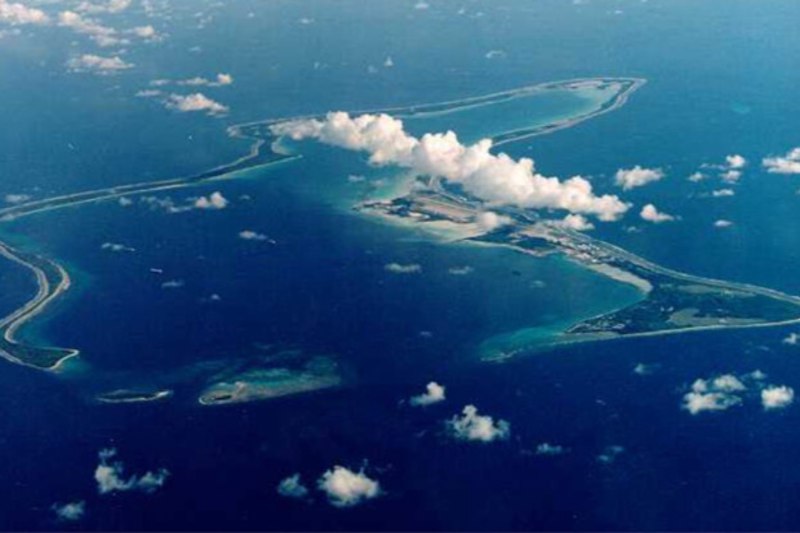 » 6、英国外交部考虑暂停向毛里求斯移交查戈斯群岛主权当地时间2月25日，英国外交部官员称，英国或“暂停”将查戈斯群岛主权移交给毛里求斯的进程，同时与美国“直接就此进行商讨”