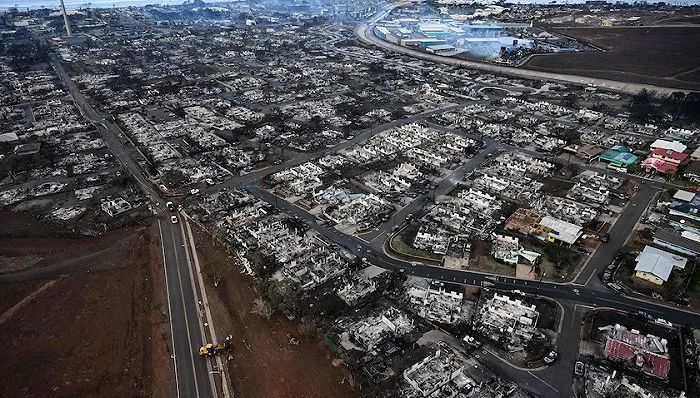 » 4. 夏威夷大火死亡已经近百8月8日在夏威夷旅游胜地毛伊岛（Maui）燃起的大火，截至13日已造成93人遇难，另有数百人失联