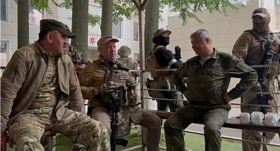 » 8. 瓦格纳雇佣兵宣布清理政府，从前线向莫斯科方向进攻 more…当地时间23日，俄罗斯瓦格纳雇佣兵公司负责人普里戈任称，瓦格纳部队已经越过乌克兰边境，并进入与乌克兰接壤的俄罗斯南部边境罗斯托夫