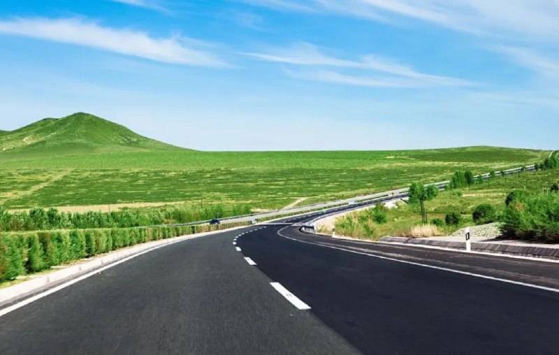 » 5、内蒙古大面积上调高速公路限速4月18日，内蒙古自治区公安厅交通管理局发布通告称决定对这两条高速公路部分路段限速值进行调整：绥满高速公路（G10）阿荣旗至查巴奇段（K874-K946）72公里、海拉尔东至满洲里段（K1229-K1433）204公里，乌兰浩特环线（S51）科右前旗互通至乌兰哈达互通段（K0-K35）35公里